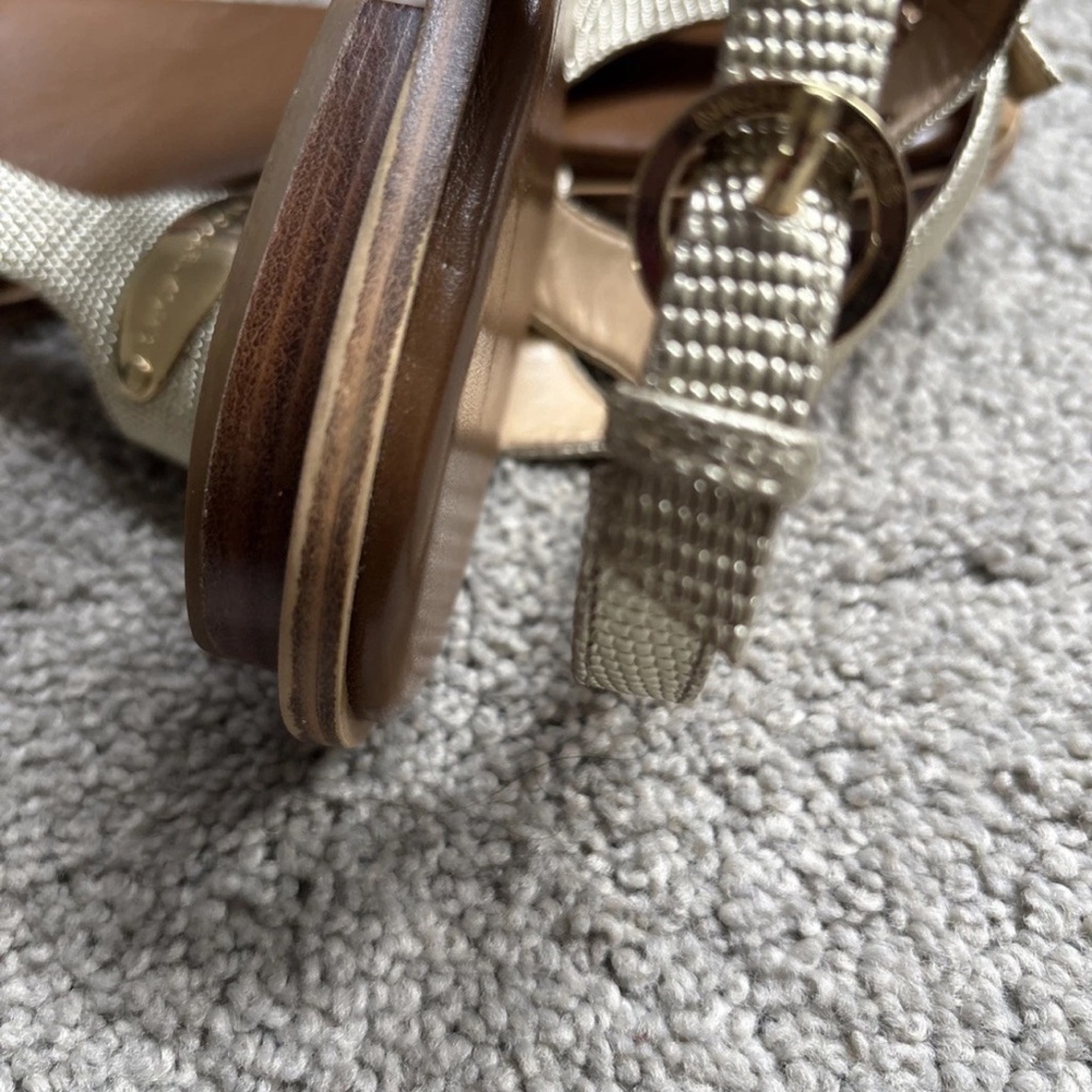 Michael Kors Metallic Gold T-Strap Leather Sandals size 9 m - Picture 15 of 16